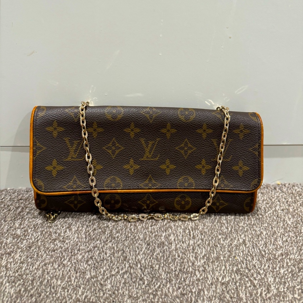 🤎LV CROSSBODY/CLUTCH🤎 Louis Vuitton Twin GM
monogram crossbody